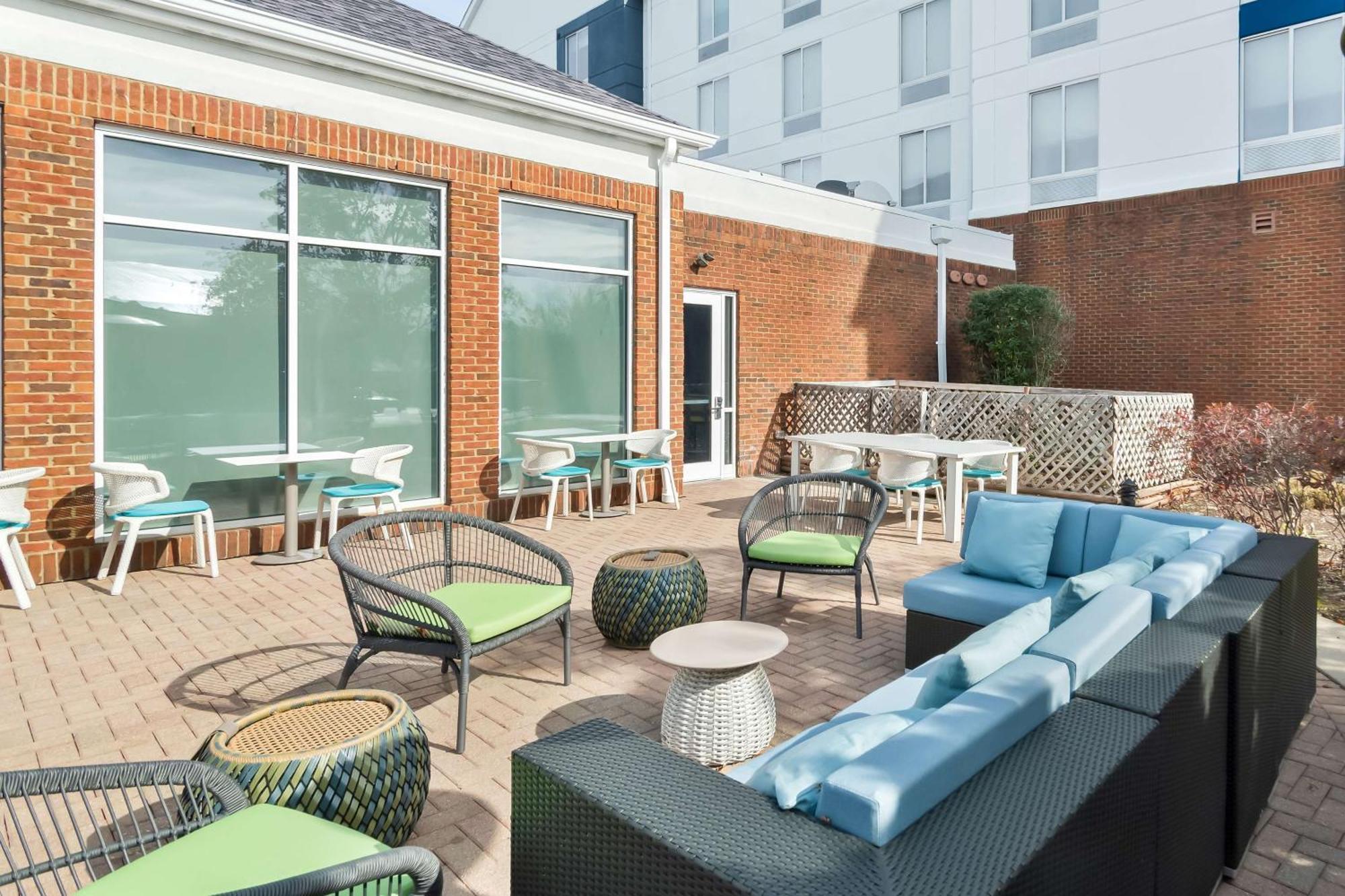 Hilton Garden Inn Lexington ג'ורג'טאון מראה חיצוני תמונה